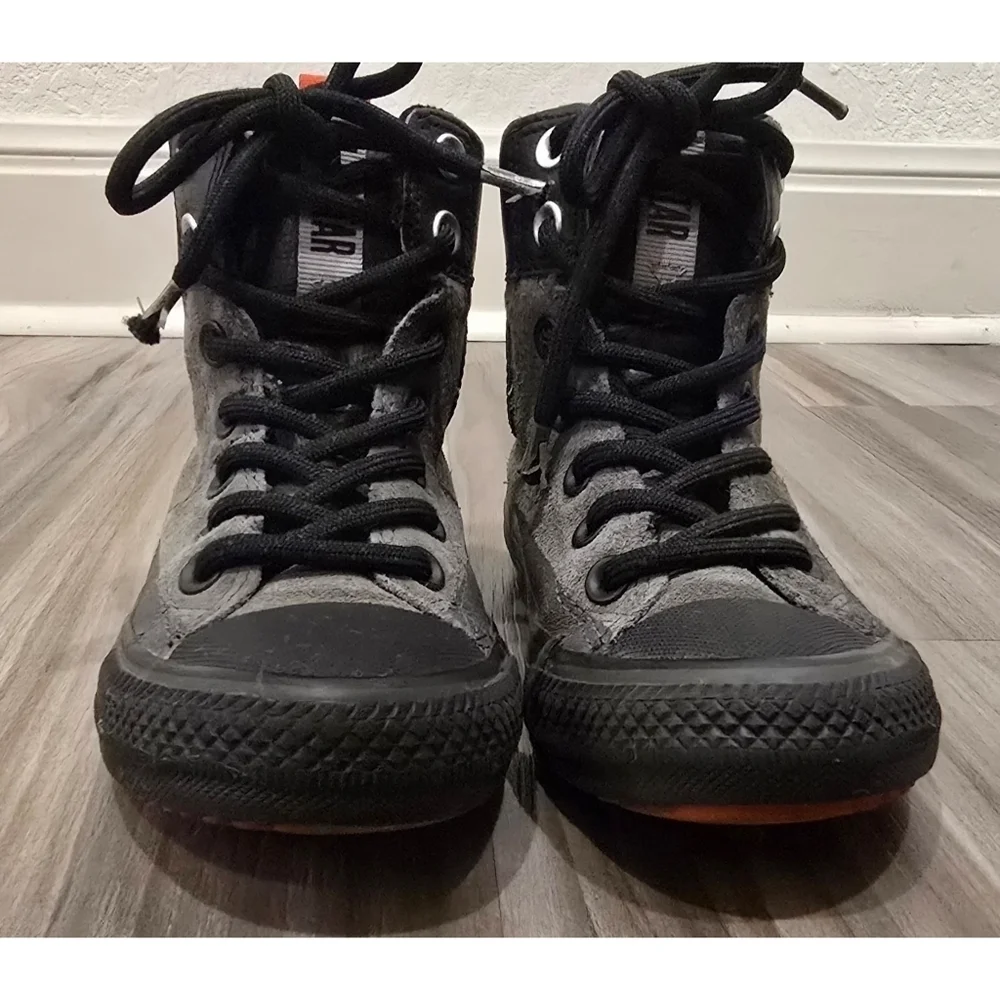 Boys Converse Chuck Taylor All Star Asphalt Leather Boots size 12.5